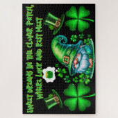 Schattigee St Patrick's Gnome Slapen op zwart | Legpuzzel (Verticaal)