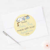 Schattigee Stork Geel en Blauw Baby shower Gast Fa Ronde Sticker (Envelop)