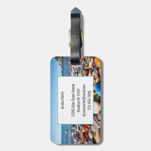 Schattigee strandkiezels bagagelabel (Achterkant verticaal)