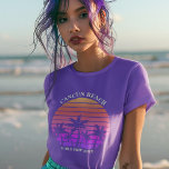 Schattigee strandreis Tropische palmboom Custom Pa T-shirt<br><div class="desc">Cool bijpassende familie vakantie paarse t-shirts voor om te draag op een eiland cruise of op een meisjes reis. Beschikt over prachtige palmbomen voor een  roze strandzonsondergang op paarse t - shirts. Ideale t - shirts voor uw zomerreis naar het zee.</div>