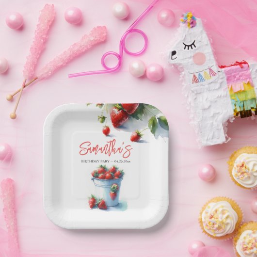 Schattigee Strawberry gepersonaliseerde papieren B Papieren Bordje (Feest)