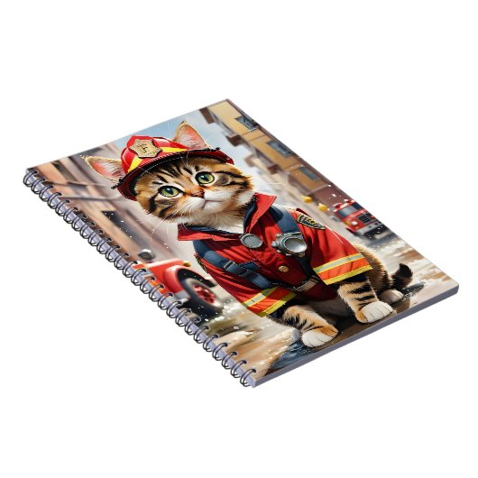 Schattigee Tabby Cat in Brandweerman Uniforme Wate Notitieboek (Rechterzijde)