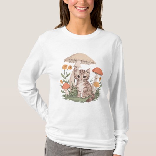 Schattigee Tabby Kitten in Mushroom & Flower Fores T-shirt (Voorkant)
