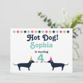 Schattigee Teckel Wiener Dog Verjaardagsuitnodigin Kaart (Staand voorkant)