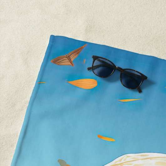 Schattigee teddybeer die op het strand loopt strandlaken (In situ)