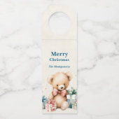 Schattigee teddybeer met kerstcadeaus flessenhanger (Voorkant)