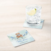 Schattigee teddybeer stoffige blauwe bloemeucalypt kartonnen onderzetters (Insitu)