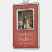 Schattigee terracotta onze eerste kerstfoto verzilverd omlijst ornament (Links)