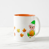 Schattigee Thanksgiving Elf met pompoen & herfstbl Tweekleurige Koffiemok (Voorkant rechts)