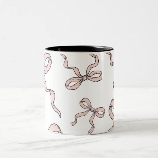 Schattigee trendy roze lintbogen geschetst in zwar tweekleurige koffiemok (Center)
