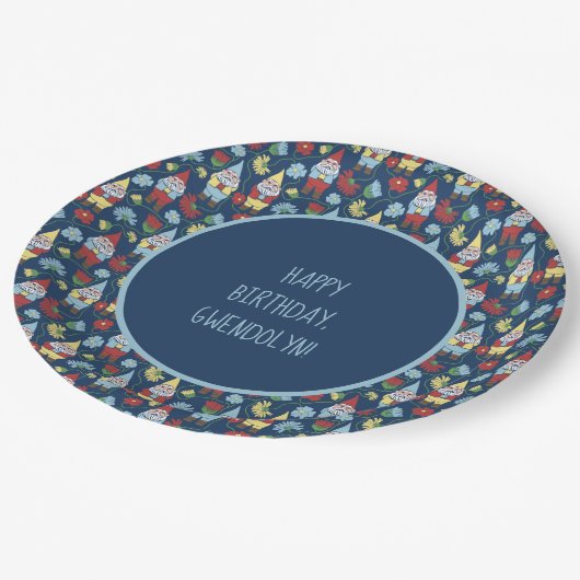 Schattigee tuin kabouters en bloemen gepersonalise papieren bordje (Gekanteld)