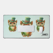 Schattigee Uil in een Groene Top Hoed Bureaumat (Keyboard & Muis)