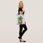 Schattigee Uil in een Groene Top Hoed Tote Bag (Op model)