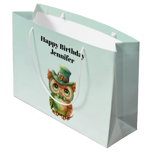 Schattigee Uil in een Groene Top Hoed Verjaardag Groot Cadeauzakje (Achterkant Gekanteld)