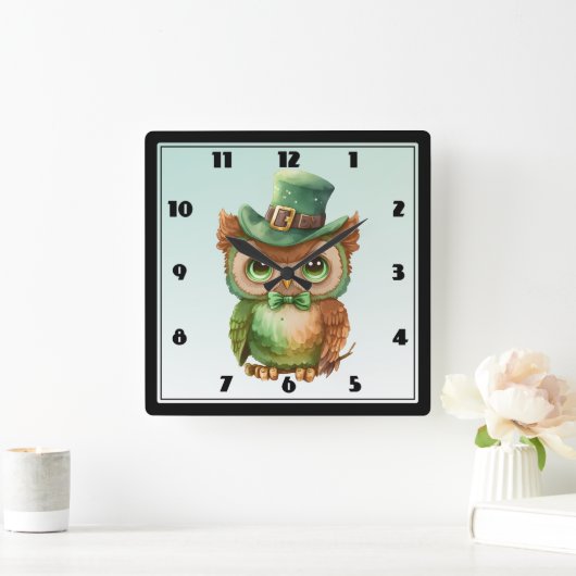 Schattigee Uil in een Groene Top Hoed Vierkante Klok (Huis)