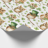 Schattigee Uil met Groen Pet Shamrock St. Patrick' Cadeaupapier (Hoek)