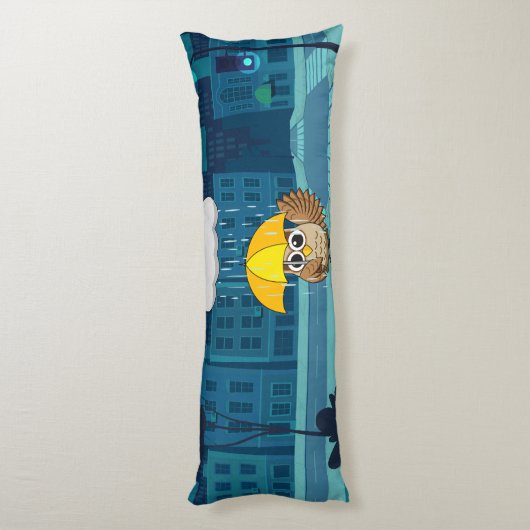 Schattigee Uil met paraplu op regenachtige dag Lichaamskussen (Achterkant (Verticaal))