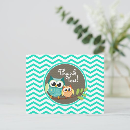 Schattigee uilen; Aqua Green Chevron Briefkaart (Staand voorkant)