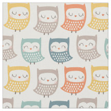 Schattigee Uilen in gedempte valkleuren op crème