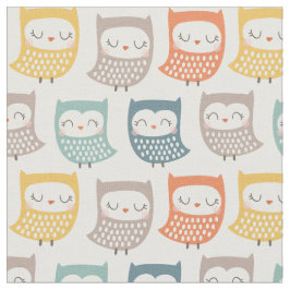 Schattigee Uilen in gedempte valkleuren op crème Stof
