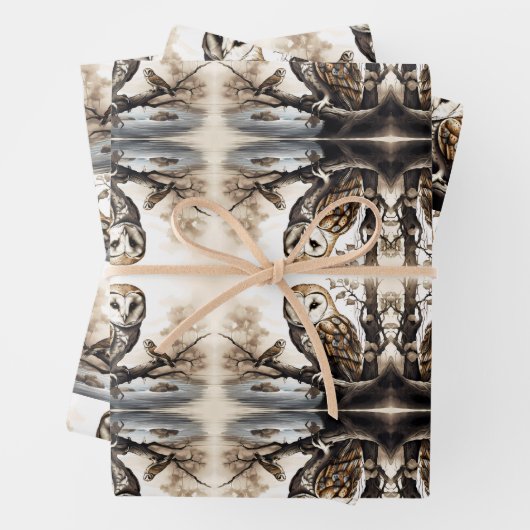 Schattigee uilen zittend op een boomtak inpakpapier vel (In situ)
