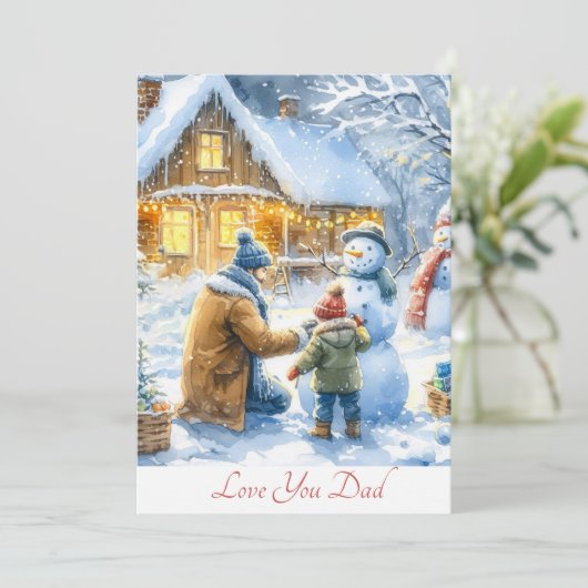 Schattigee vader en zoon bouwen sneeuwman Waterver Feestdagenkaart (Staand voorkant)