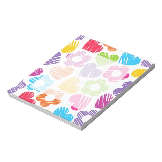 Schattigee veelkleurige bloemen en harten girly pa notitieblok (Linkerzijde)