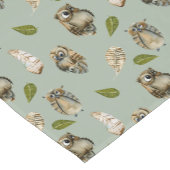 Schattigee Veer Uilen Patroon op Sage Green Korte Tafelloper (Hoek)