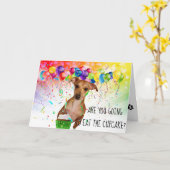 Schattigee Verjaardag Chihuahua met Cupcake Kaart (Gele Bloem)