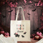 Schattigee Vleermuizen Coquette Bows Trick or trea Tote Bag<br><div class="desc">Schattigee vleermuis trio "Trick or treat" "Happy Halloween" met een paar van de vleermuizen sportieve coquette roze bogen vakantie ontwerp in roze,  grijs en zwart. Composiet ontwerp van Holiday Hearts Design.</div>