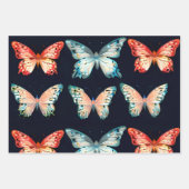 Schattigee Vlinders op blauwe en witte achtergrond Inpakpapier Vel (Voorkant)