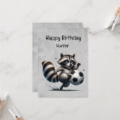 Schattigee Voetbal Speler Raccoon Custom Verjaarda Kaart (Voorkant / Achterkant in situ)
