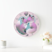 Schattigee vossen kussen roze en grijs rond grote klok (Huis)