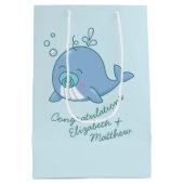 Schattigee walvis Baby shower Kawaii Boy Blue Medium Cadeauzakje (Achterkant)