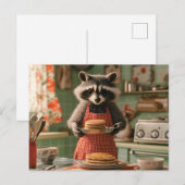 Schattigee Wasbeer Chef in Retro Keuken Serving Pa Briefkaart (Voorkant / Achterkant)