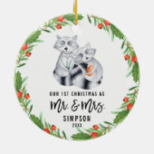 Schattigee wasbeer eerste kerst als de heer en mev keramisch ornament (Achterkant)