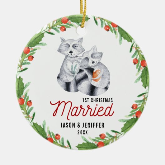 Schattigee wasbeer eerste kerst gehuwde Pas getrou Keramisch Ornament (Voorkant)