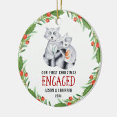 Schattigee wasbeer eerste kerst verloofd paar keramisch ornament (Links)