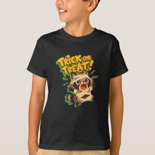 Schattigee wasbeer in mummie kostuum met Trick or T-shirt (Voorkant)