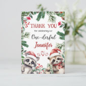 Schattigee wasbeer Kerstmis 1° Verjaardag Dank u k Bedankkaart (Staand voorkant)