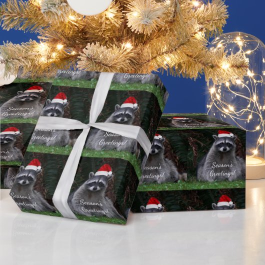 Schattigee wasbeer met rode kerstmuts vakantie cadeaupapier (Feestdagen)