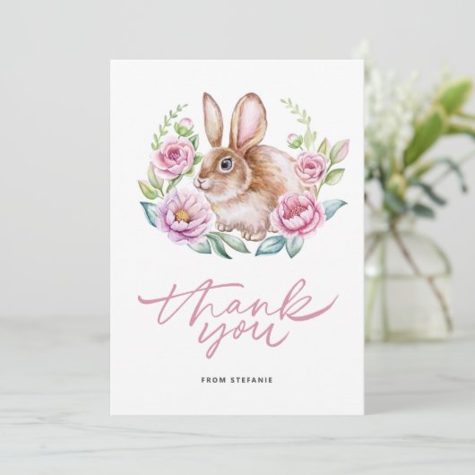 Schattigee Waterverf Bunny en Roze Bloemen Krans Bedankkaart (Staand voorkant)