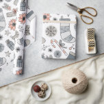 Schattigee Waterverf Christmas Stocking Doodles Cadeaupapier<br><div class="desc">Dit kunstzinnige kerstcadeaupapier is voorzien van handgeschilderde waterverf-illustraties van feestelijke kousen, twinkelende sterretjes, grillige bloemen en grillige snoepstokken. Het zachte kleurenpalet van blozende roze en zacht grijs op wit, voegt een elegante, dromerige touch toe aan uw vakantie-cadeaus. Perfect voor het inpakken van geschenken met een gezellige handgemaakte getekende en geschilderde...</div>