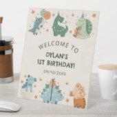 Schattigee Waterverf Dinosaurus Verjaardagsfeestje Reclamebord Met Voetstuk (Insitu)