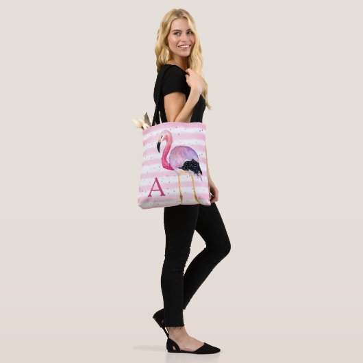 Schattigee Waterverf Flamingo Monogram Roze Streep Tote Bag (Op model)
