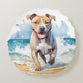 SCHATTIGEE WATERVERF PITBULL DIE OP HET STRAND LOO ROND KUSSEN