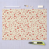 Schattigee Waterverf Rode Harten op Beige Tissuepapier (Craft)