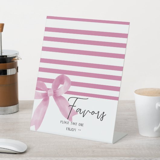Schattigee Waterverf Roze Bow Favors Reclamebord Met Voetstuk (Insitu)