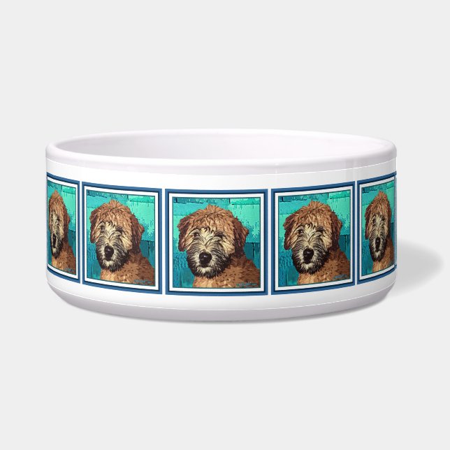 Schattigee Wheaten Terrier Puppy Dog met Nat Gezic Voerbakje (Links)