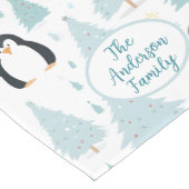 Schattigee winterpinguïn kerstblauw medium tafelloper (Hoek)